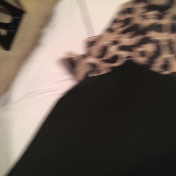 Black and leapord print blouse - Picture 4 of 7